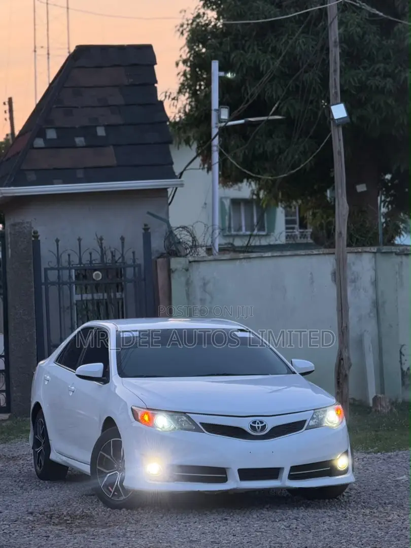 Toyota Camry 2015 White