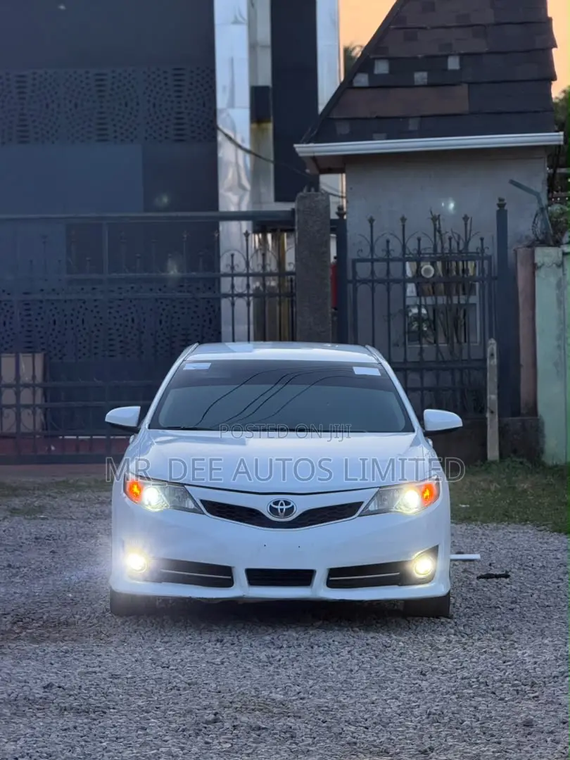 Toyota Camry 2015 White