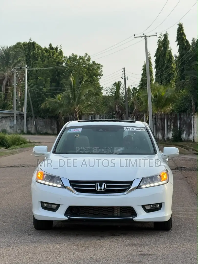Honda Accord Touring V-6 4dr Sedan (3.5L 6cyl 6A) 2015 White