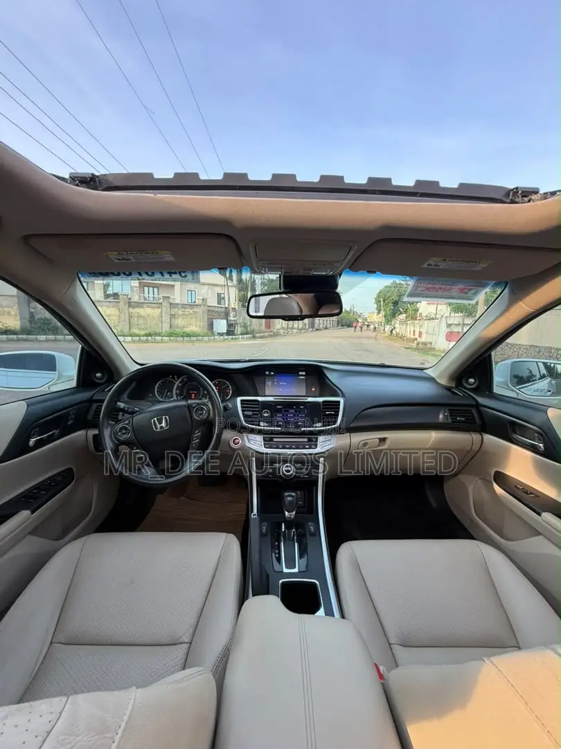 Honda Accord Touring V-6 4dr Sedan (3.5L 6cyl 6A) 2015 White