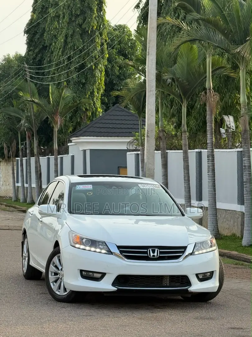 Honda Accord Touring V-6 4dr Sedan (3.5L 6cyl 6A) 2015 White