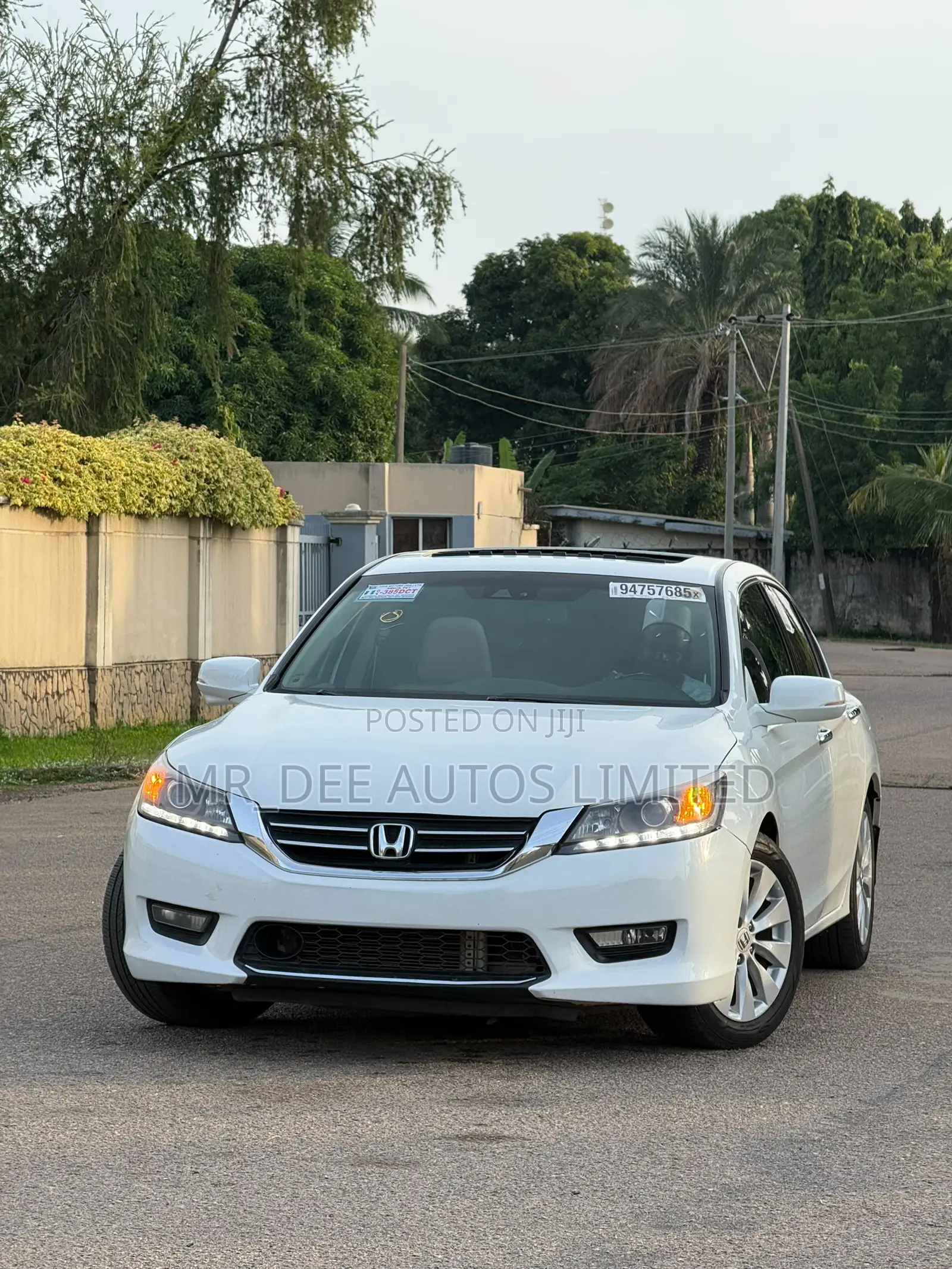 Honda Accord Touring V-6 4dr Sedan (3.5L 6cyl 6A) 2015 White