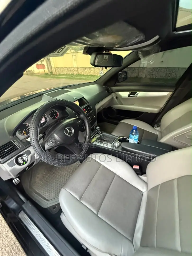 Mercedes-Benz C300 2012 Black
