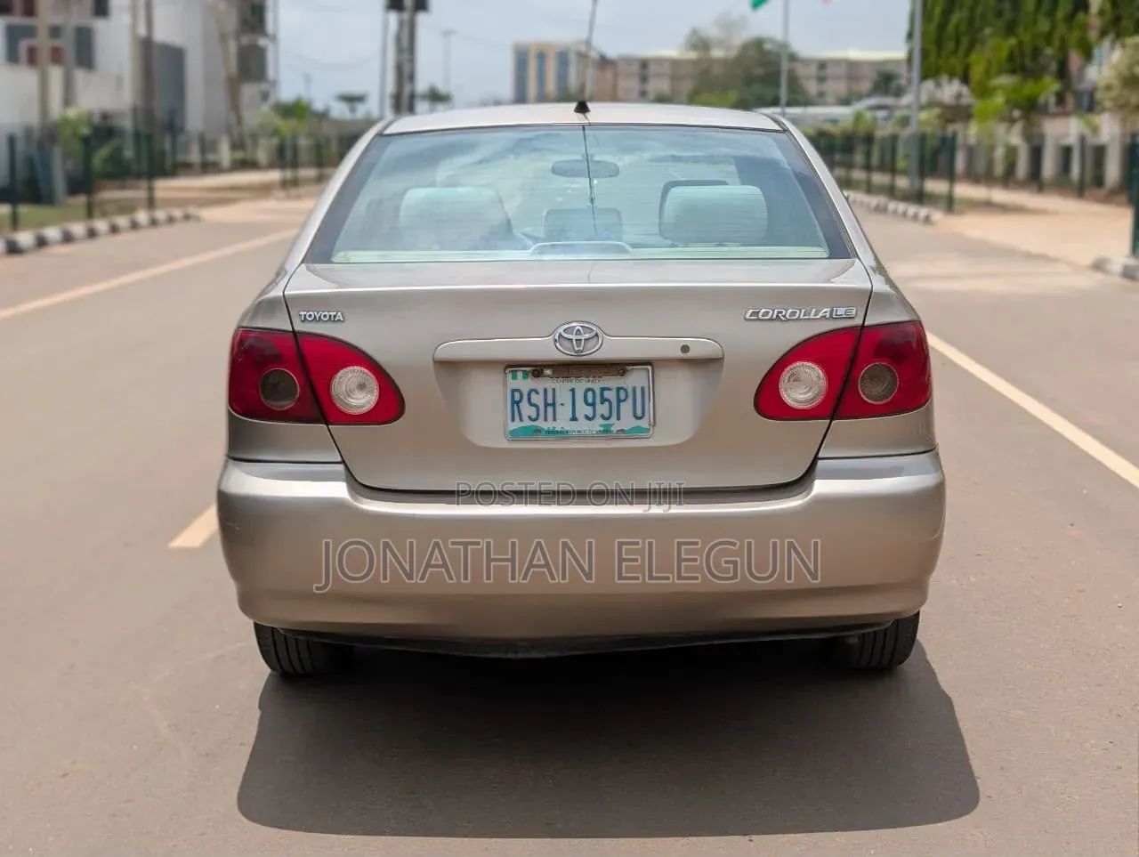 Toyota Corolla LE 2006 Gold