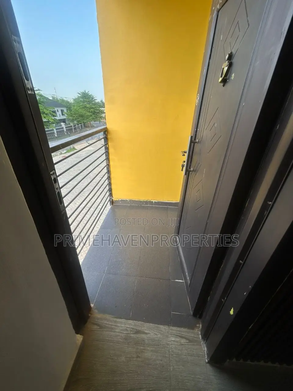 Furnished 3bdrm Apartment in Treasure Estate, Karmo for rent