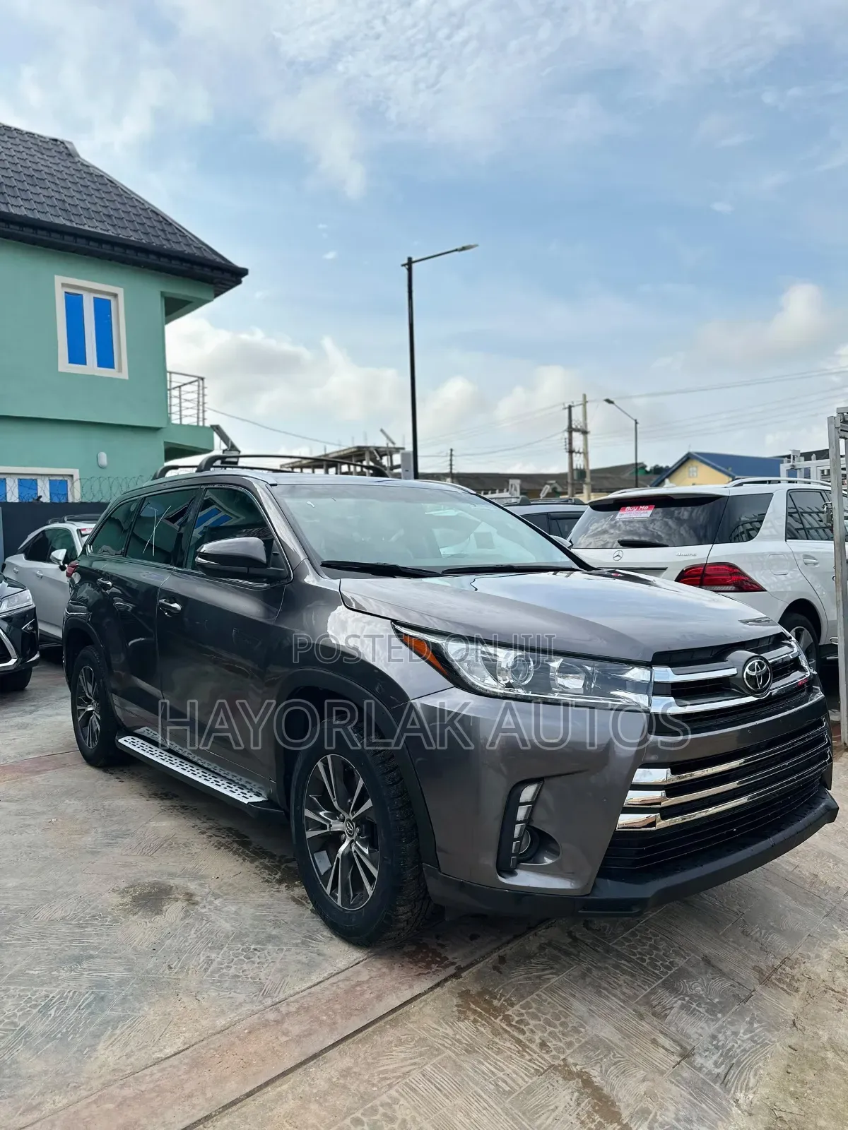 Toyota Highlander XLE V6 4x2 (3.5L 6cyl 6A) 2016 Gray