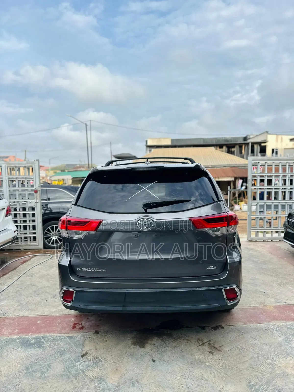 Toyota Highlander XLE V6 4x2 (3.5L 6cyl 6A) 2016 Gray