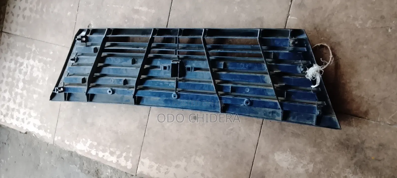 Front Grill Nissan Urvan E25