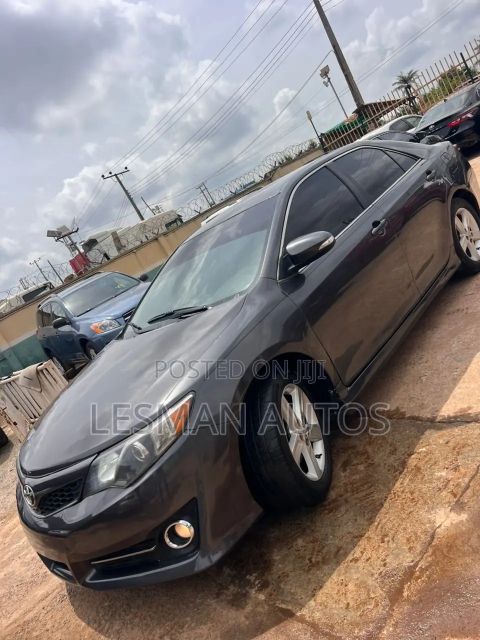 Toyota Camry SE 4dr Sedan (2.5L 4cyl 6A) 2012