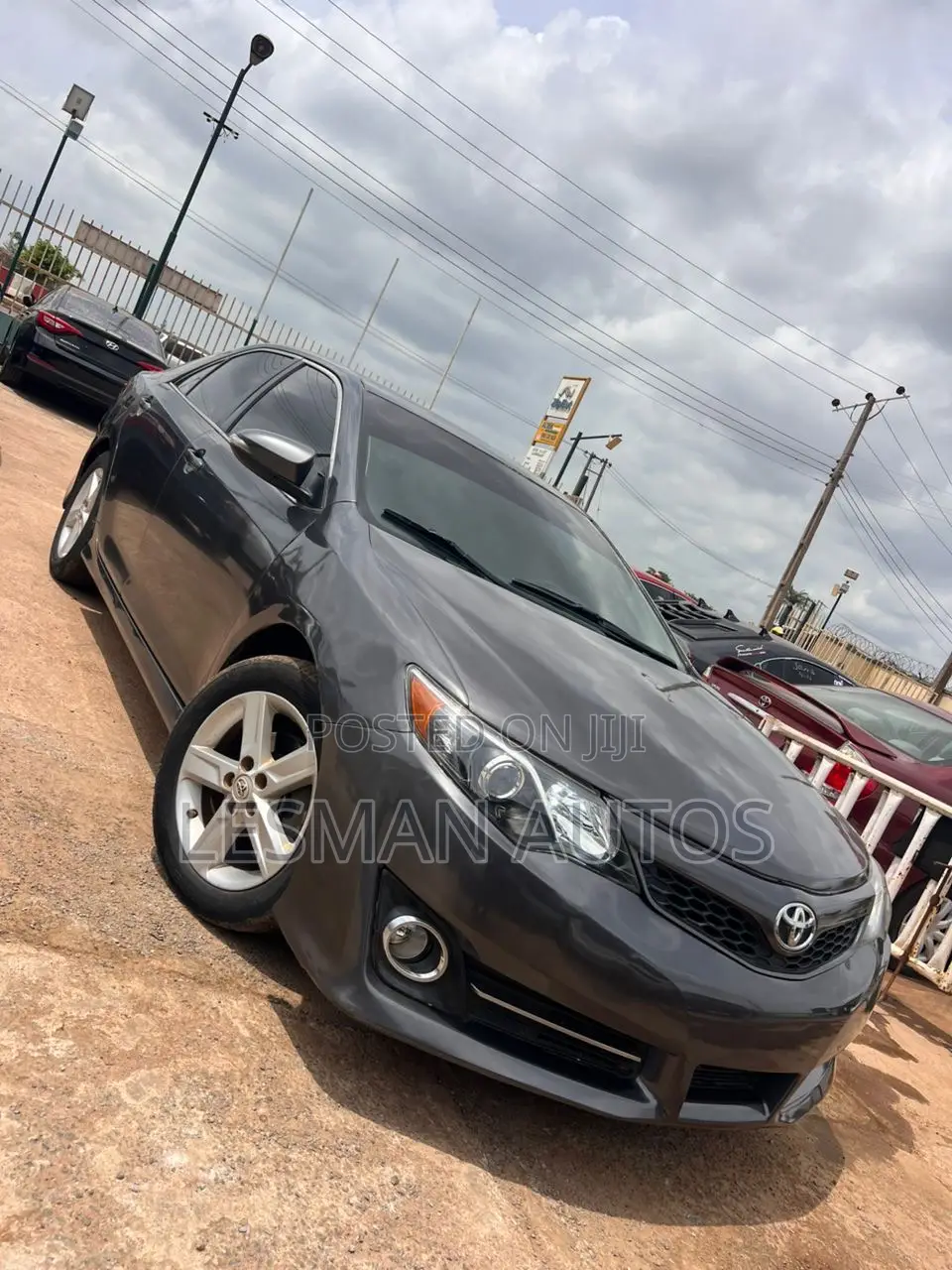 Toyota Camry SE 4dr Sedan (2.5L 4cyl 6A) 2012