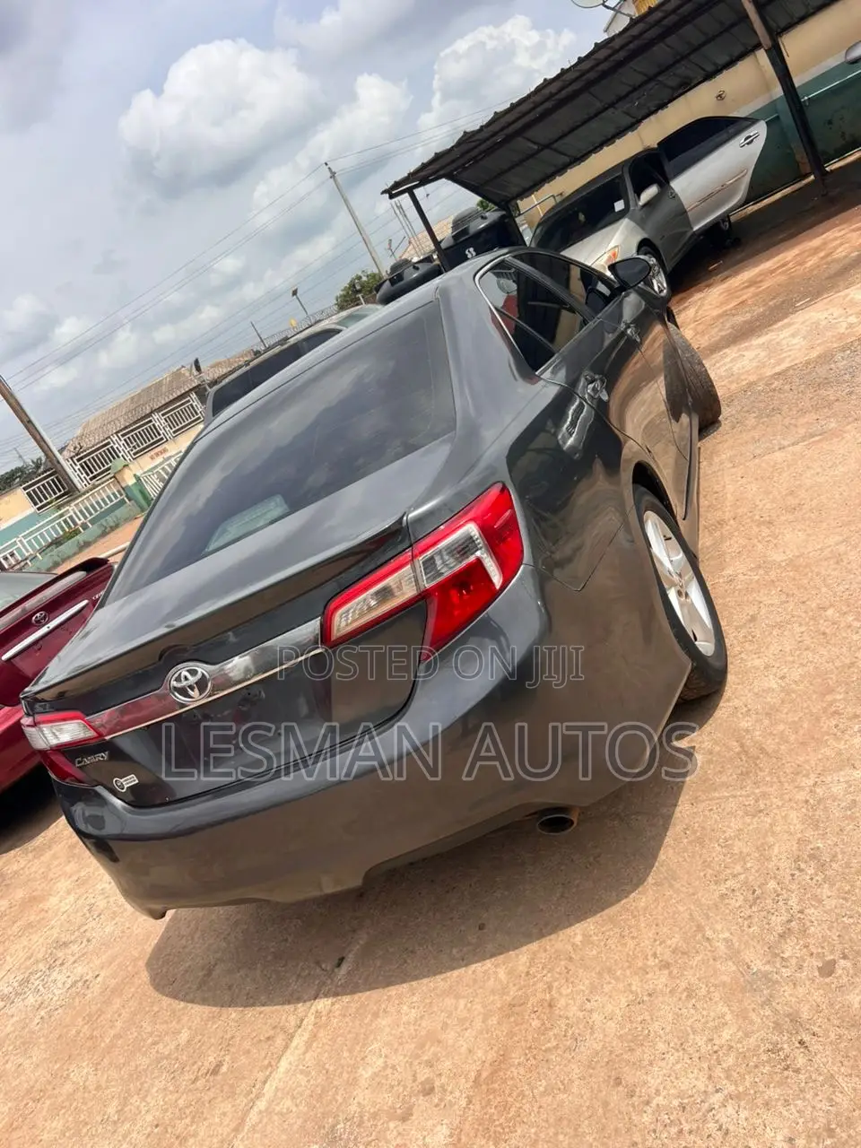 Toyota Camry SE 4dr Sedan (2.5L 4cyl 6A) 2012