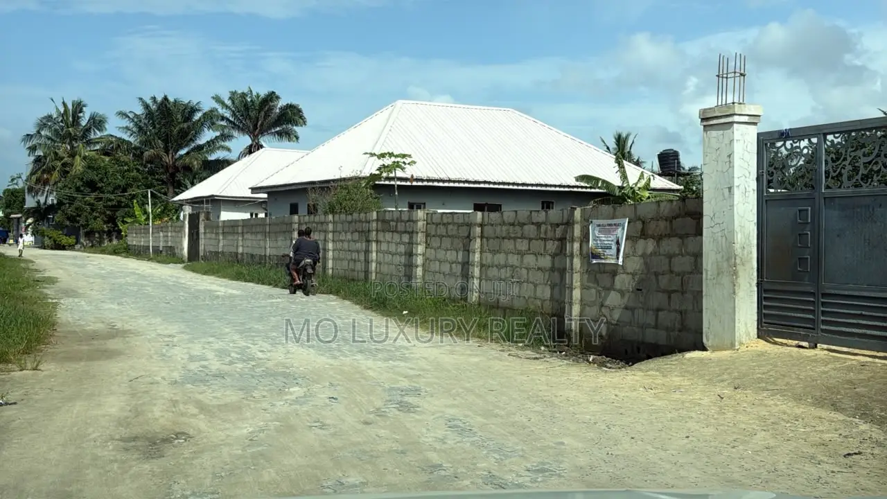 1588sqm Land for Sale Apr 3 Plots With a Bungalow