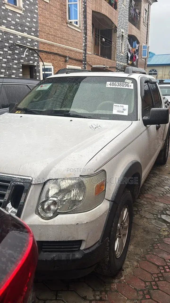 Ford Sport Trac 2007 White