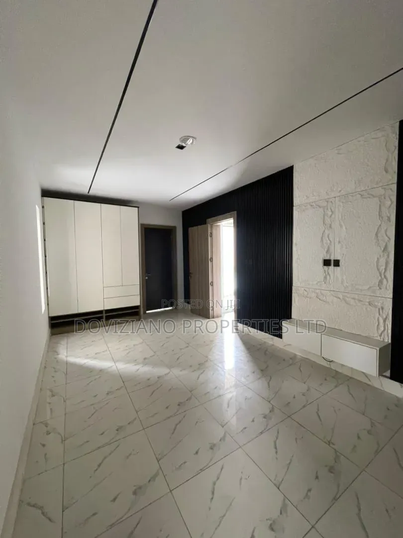 2bdrm Apartment in Lekki Phase 1 for sale