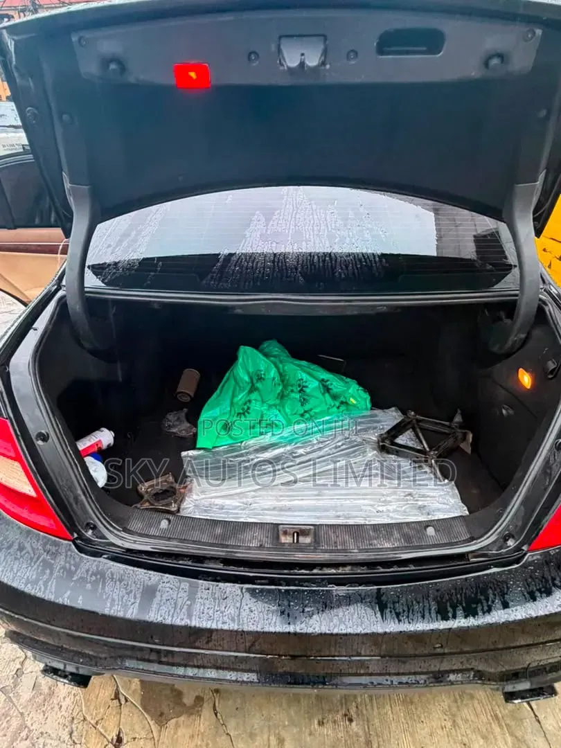 Mercedes-Benz C300 2008 Black
