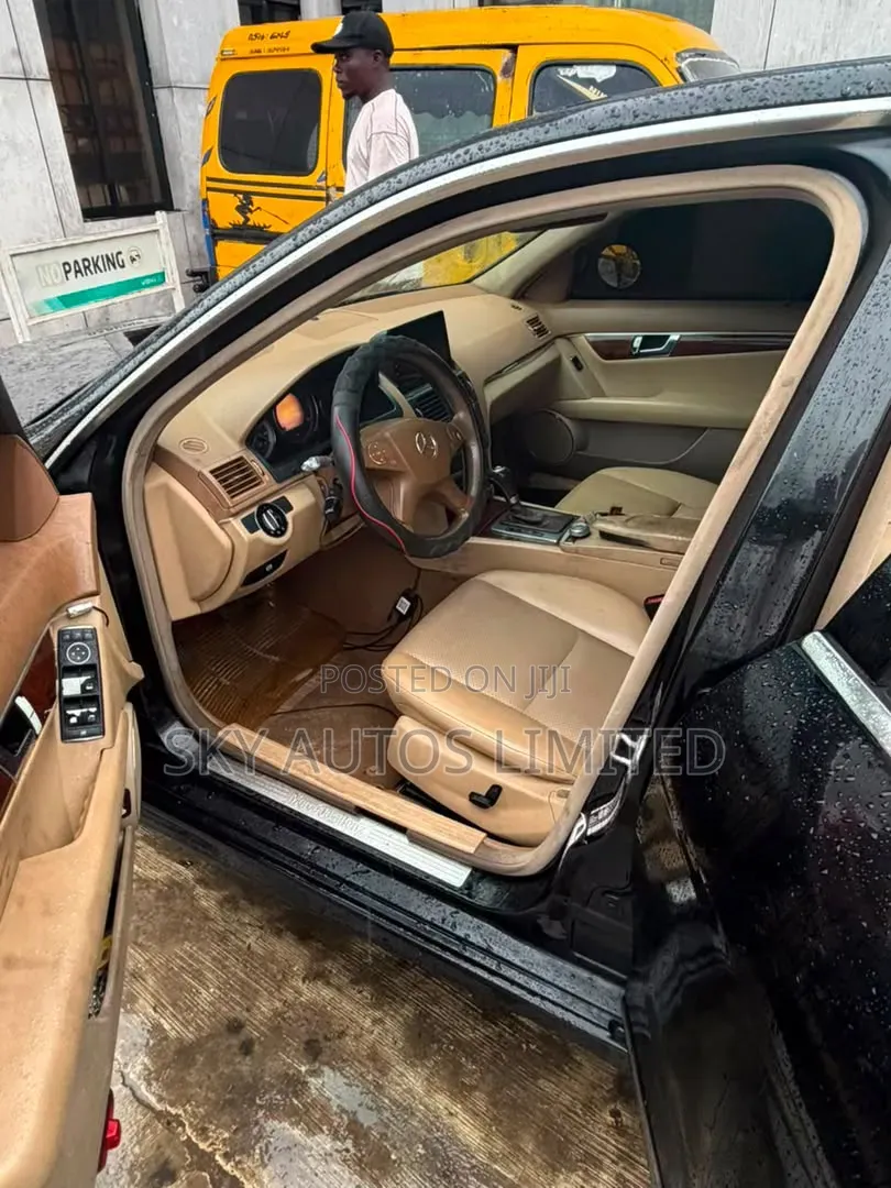 Mercedes-Benz C300 2008 Black