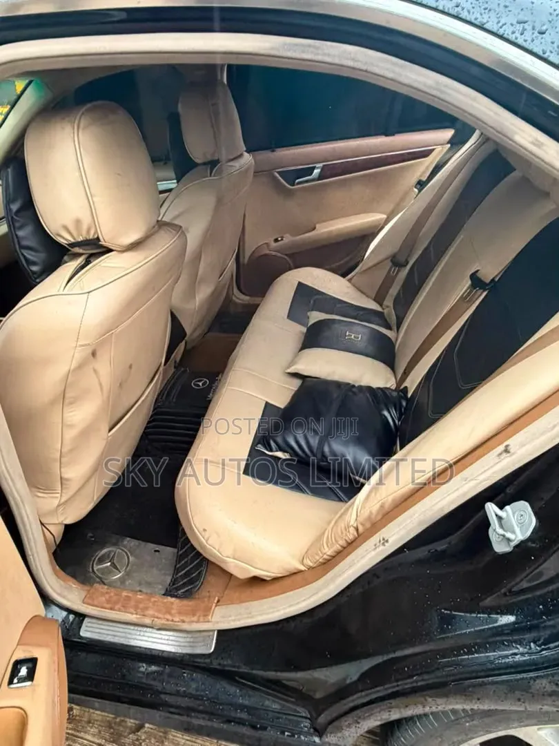 Mercedes-Benz C300 2008 Black