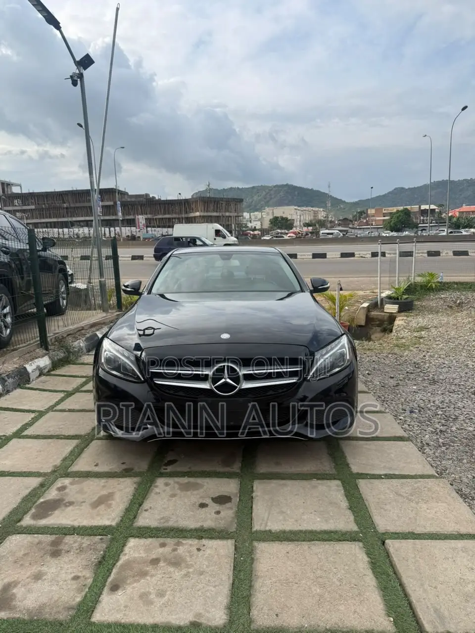 Mercedes-Benz C300 2016 Black