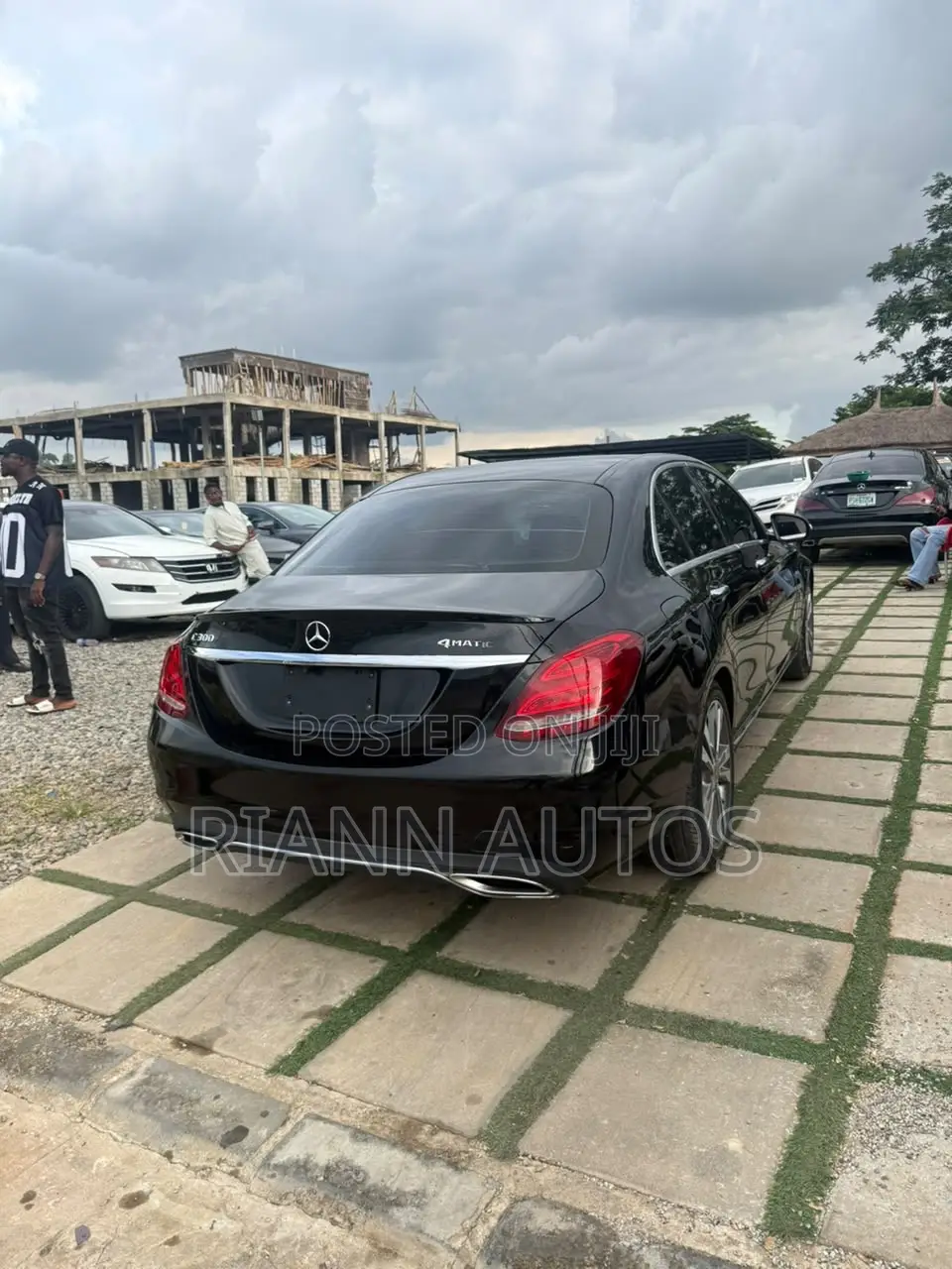 Mercedes-Benz C300 2016 Black