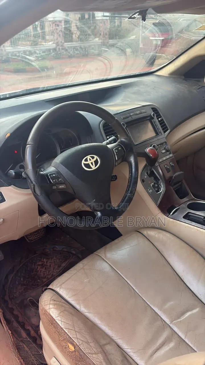 Toyota Venza 2010 White