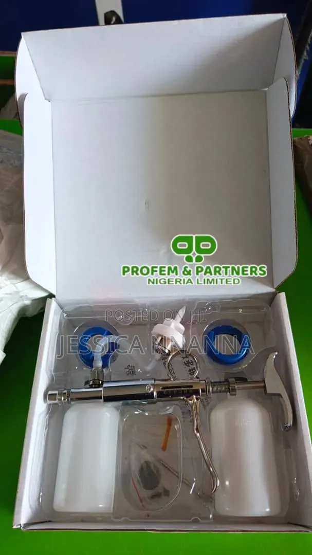 Adjustable Continuous Syringe or Injector With Bottle