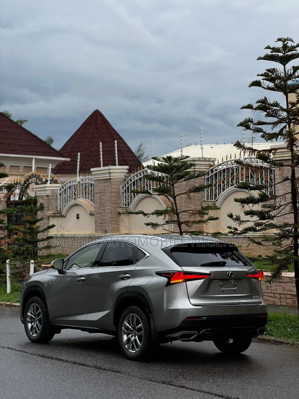 Lexus NX 300h AWD 2021 Gold