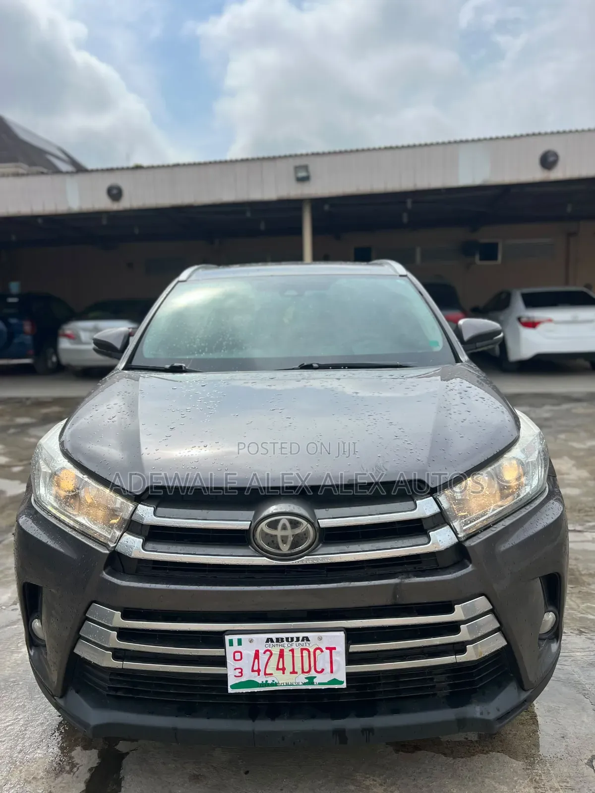 Toyota Highlander XLE 4x4 V6 (3.5L 6cyl 8A) 2017 Gray