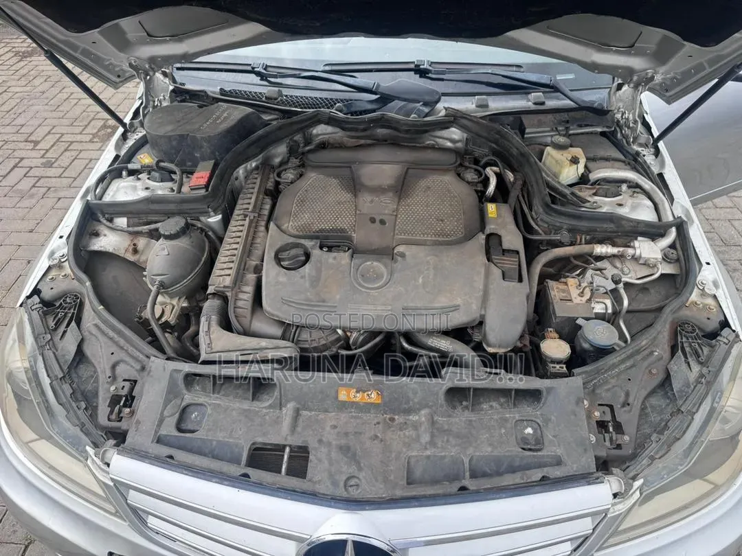 Mercedes-Benz C300 2013 Silver