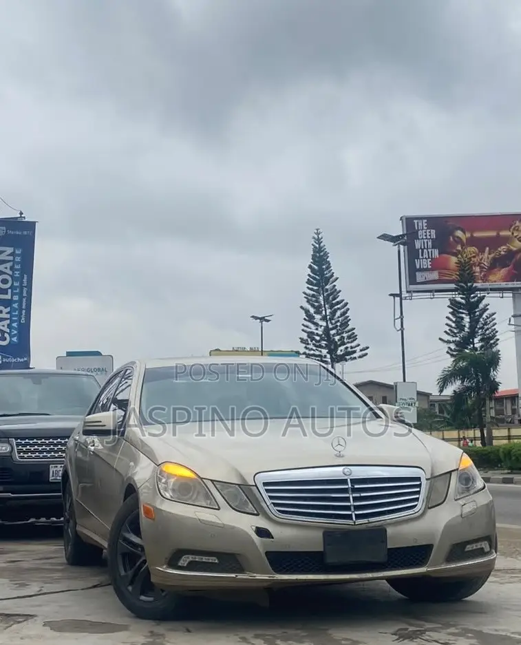 Mercedes-Benz E350 2010 Gold
