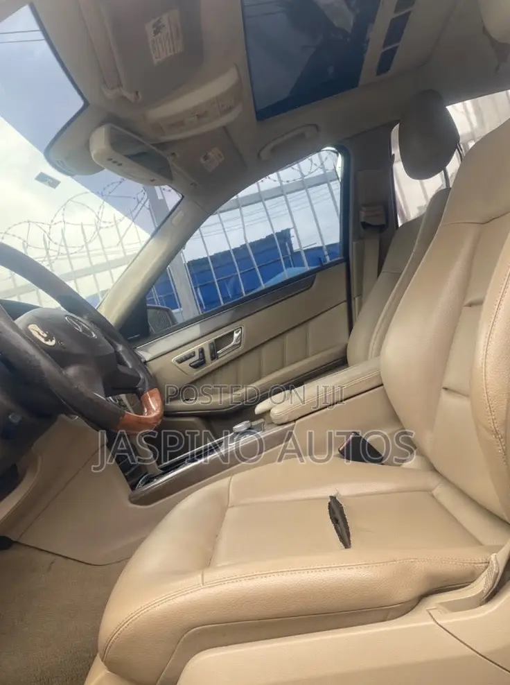 Mercedes-Benz E350 2010 Gold