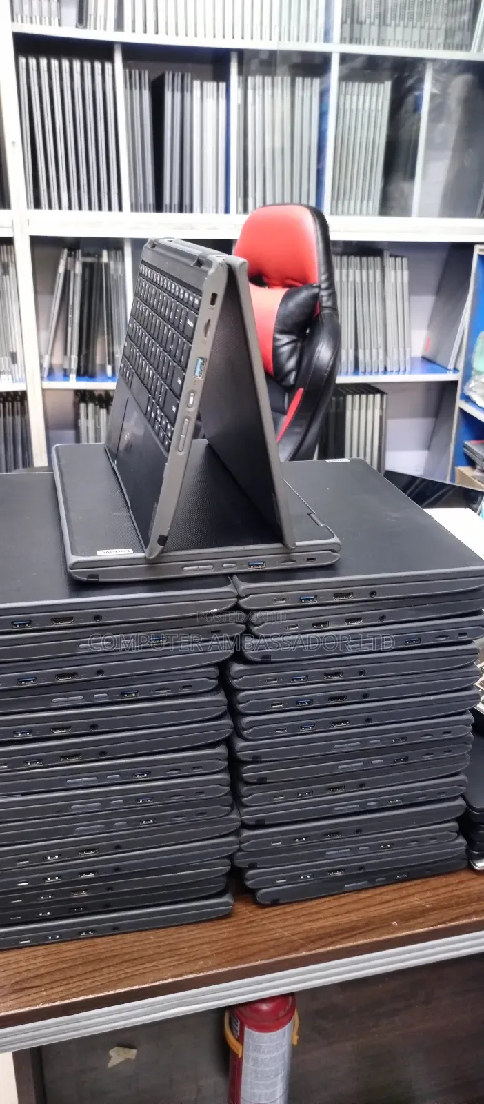 Laptop Lenovo 300e 4GB Intel Celeron SSD 128GB
