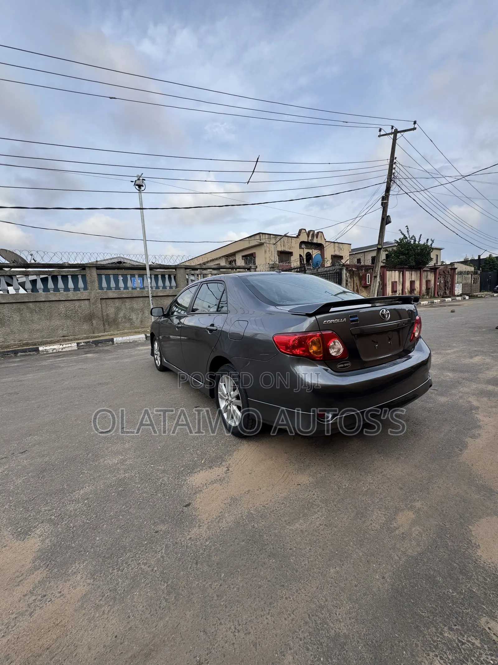 Toyota Corolla LE 4dr Sedan (1.8L 4cyl 4A) 2011 Gray