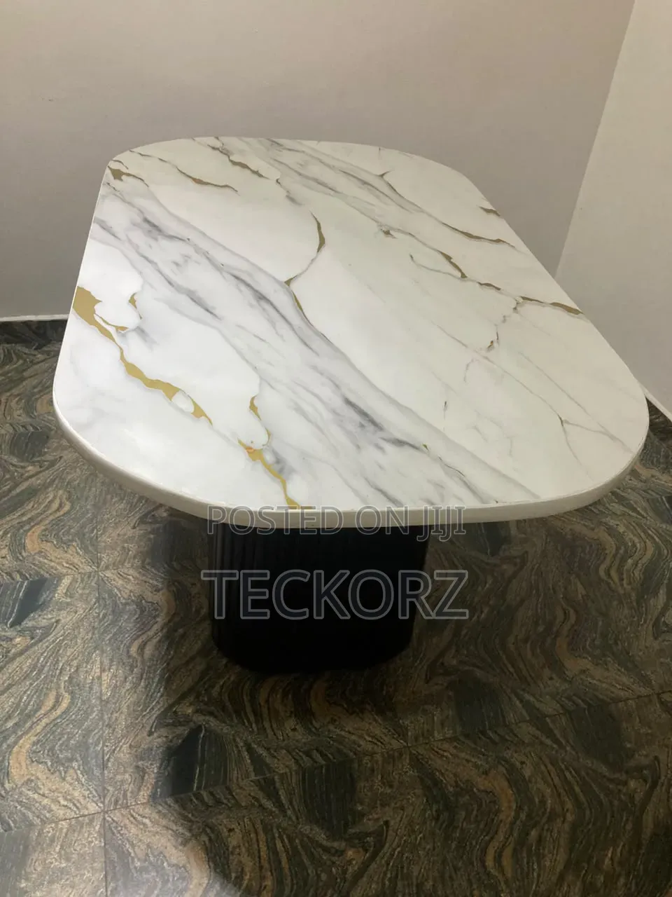 4 Seater Dinning Table