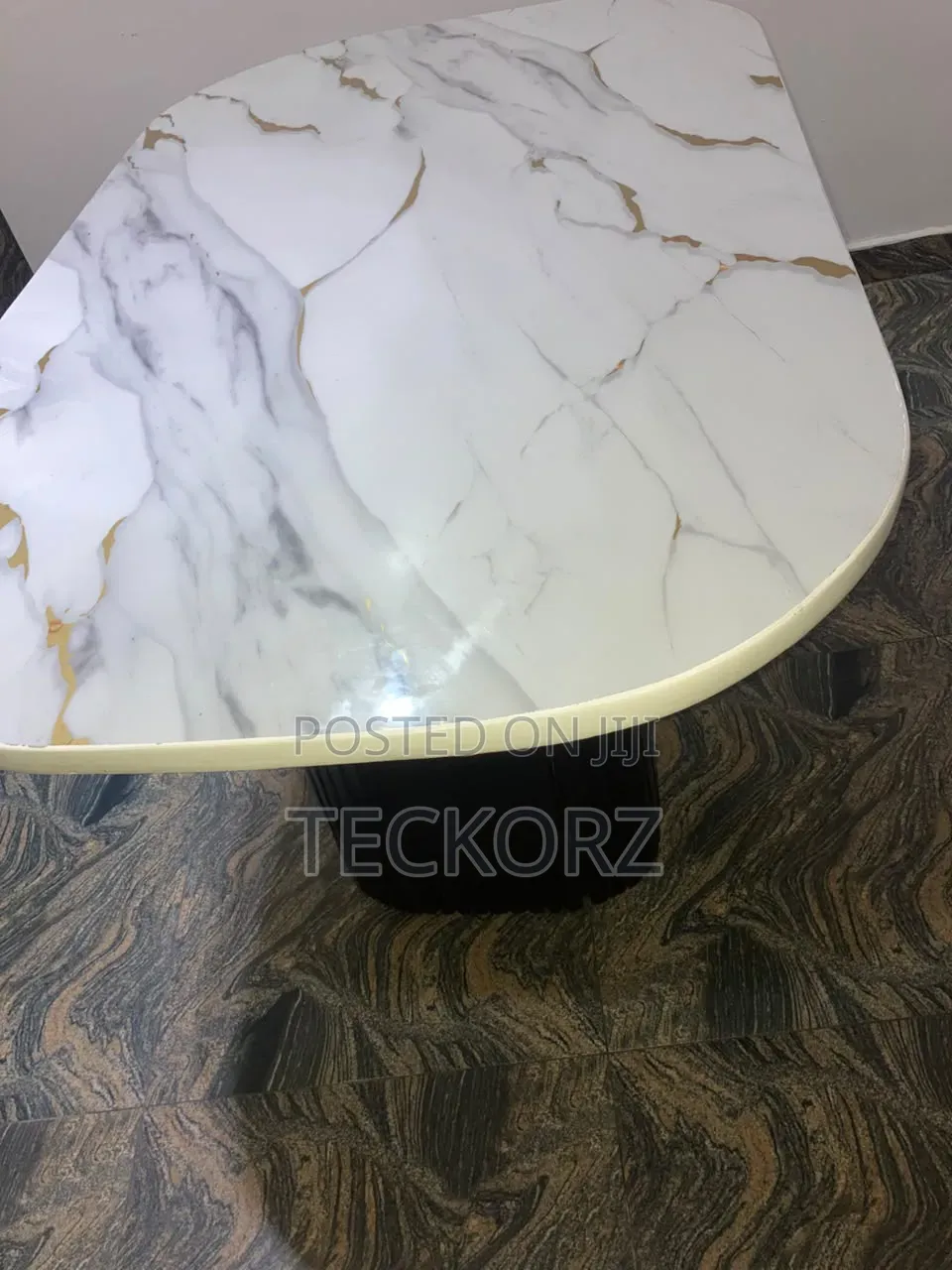 4 Seater Dinning Table