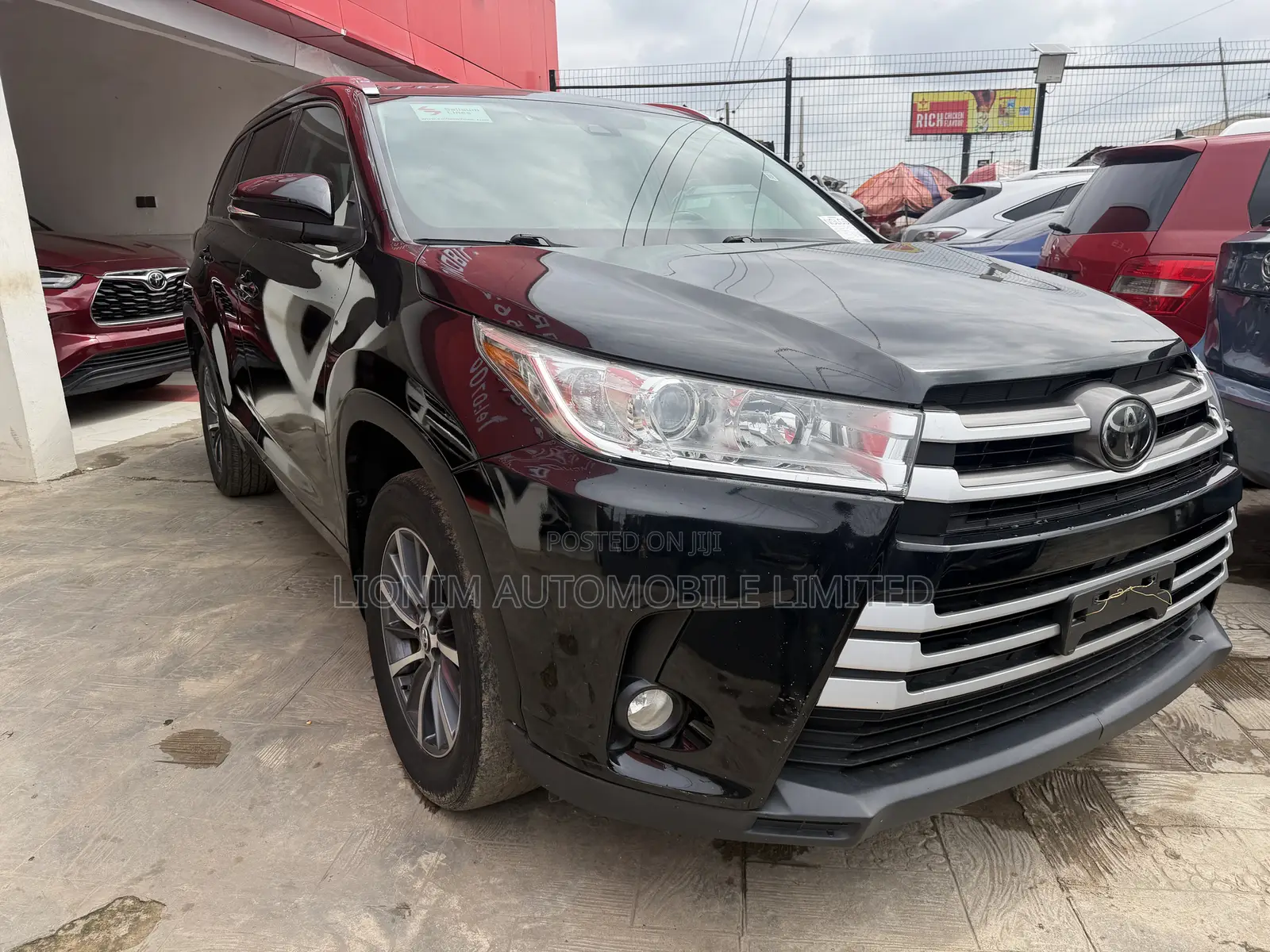 Toyota Highlander XLE 4x4 V6 (3.5L 6cyl 8A) 2017 Black