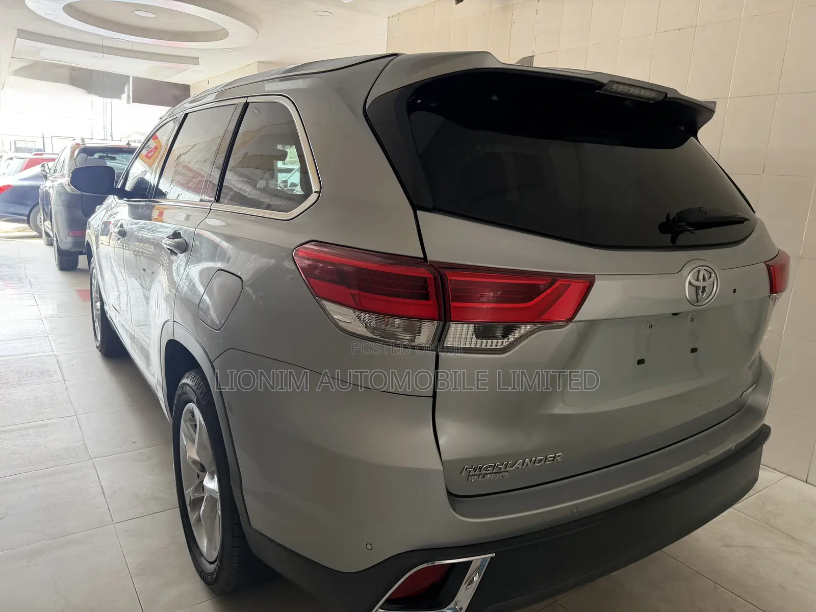 Toyota Highlander Limited 2019 Silver