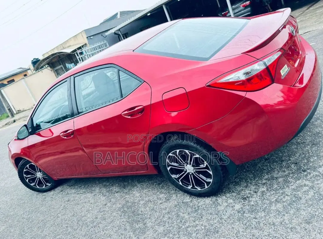 Toyota Corolla 2015 Red