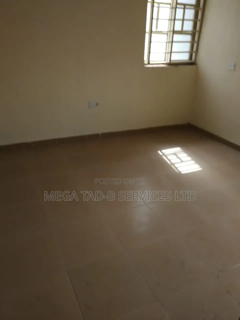 3bdrm Block of Flats in Magboro, Berger for sale