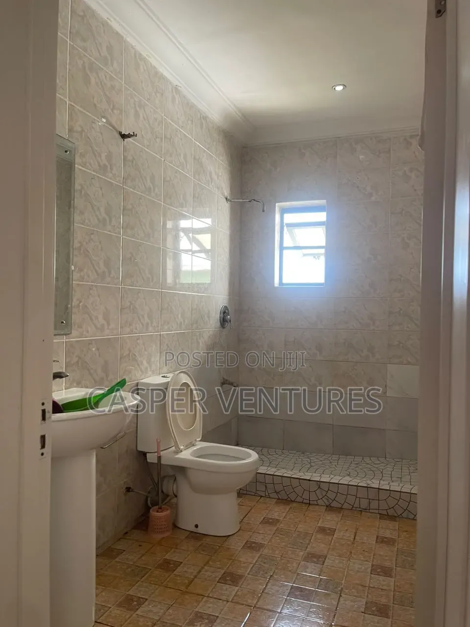 1bdrm Apartment in Chevron for rent