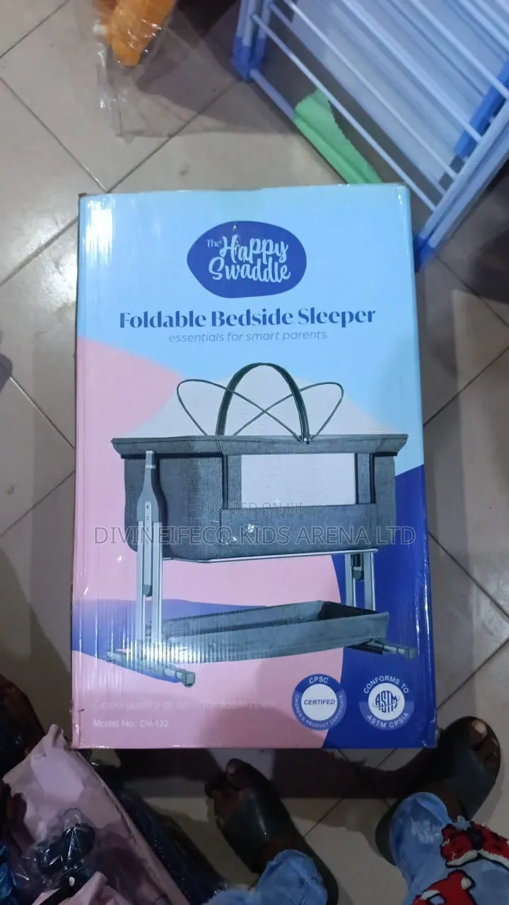 3-in-1 Foldable Baby Bedside Sleeper Bassinet With Mosquito Net