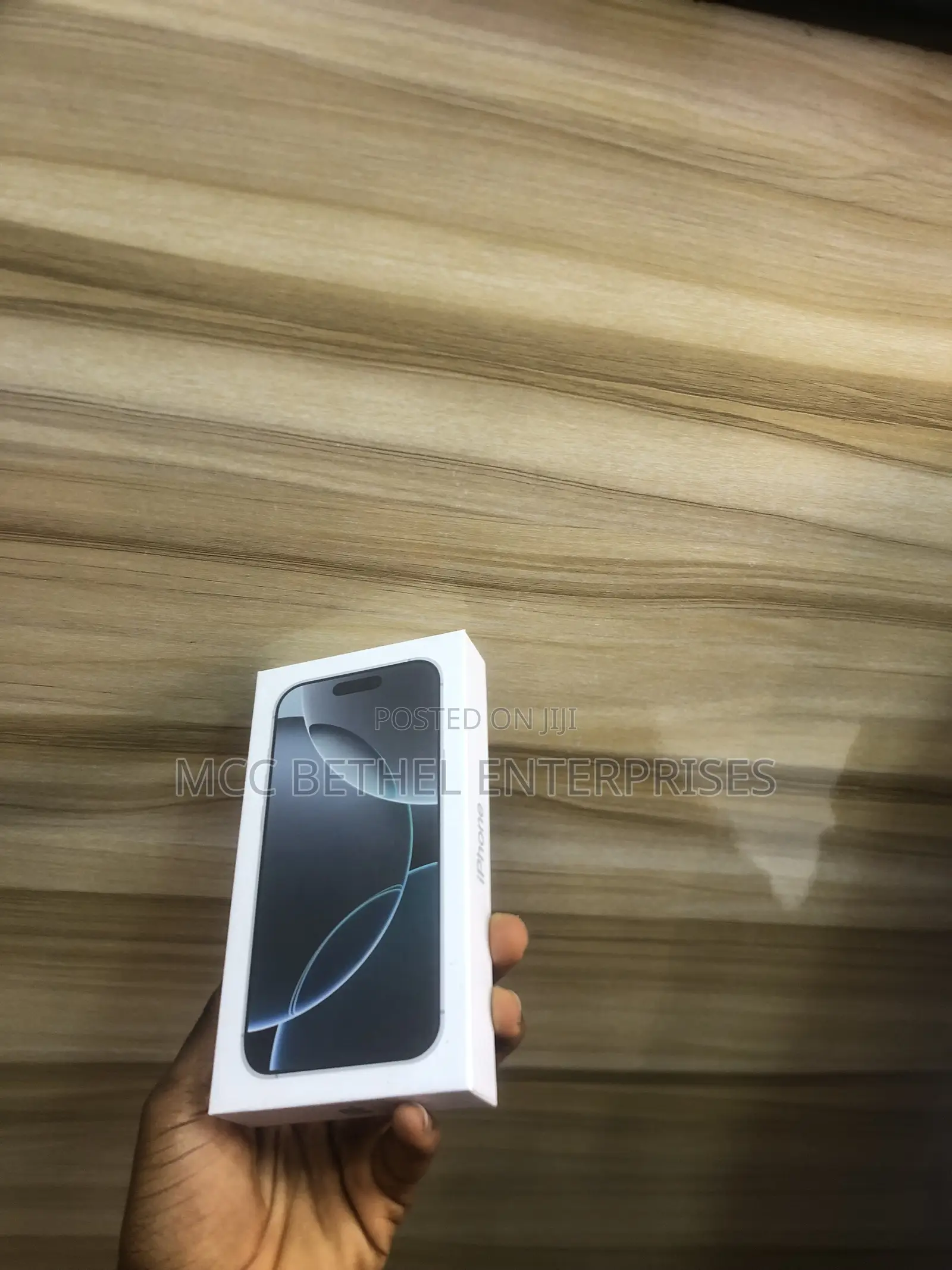 New Apple iPhone 16 Pro 256 GB Silver