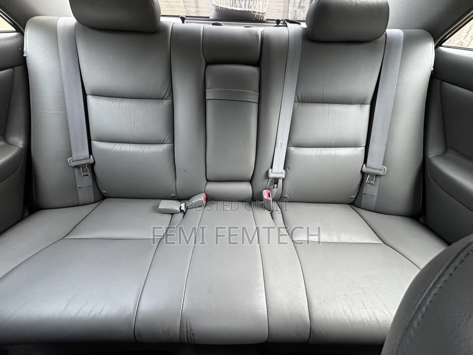 Toyota Camry XLE V6 4dr Sedan (3.0L 6cyl 5A) 2005 Silver