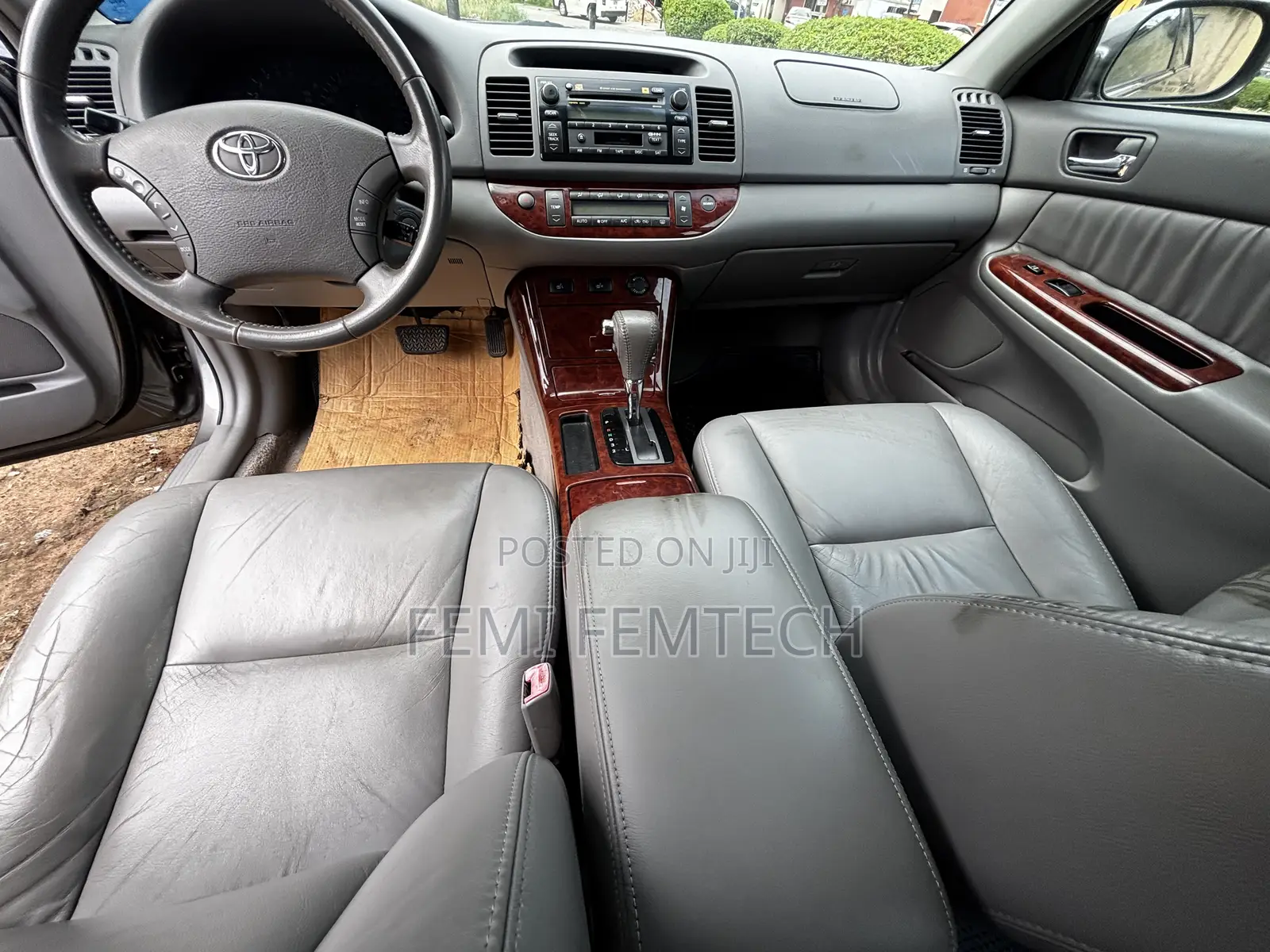 Toyota Camry XLE V6 4dr Sedan (3.0L 6cyl 5A) 2005 Silver