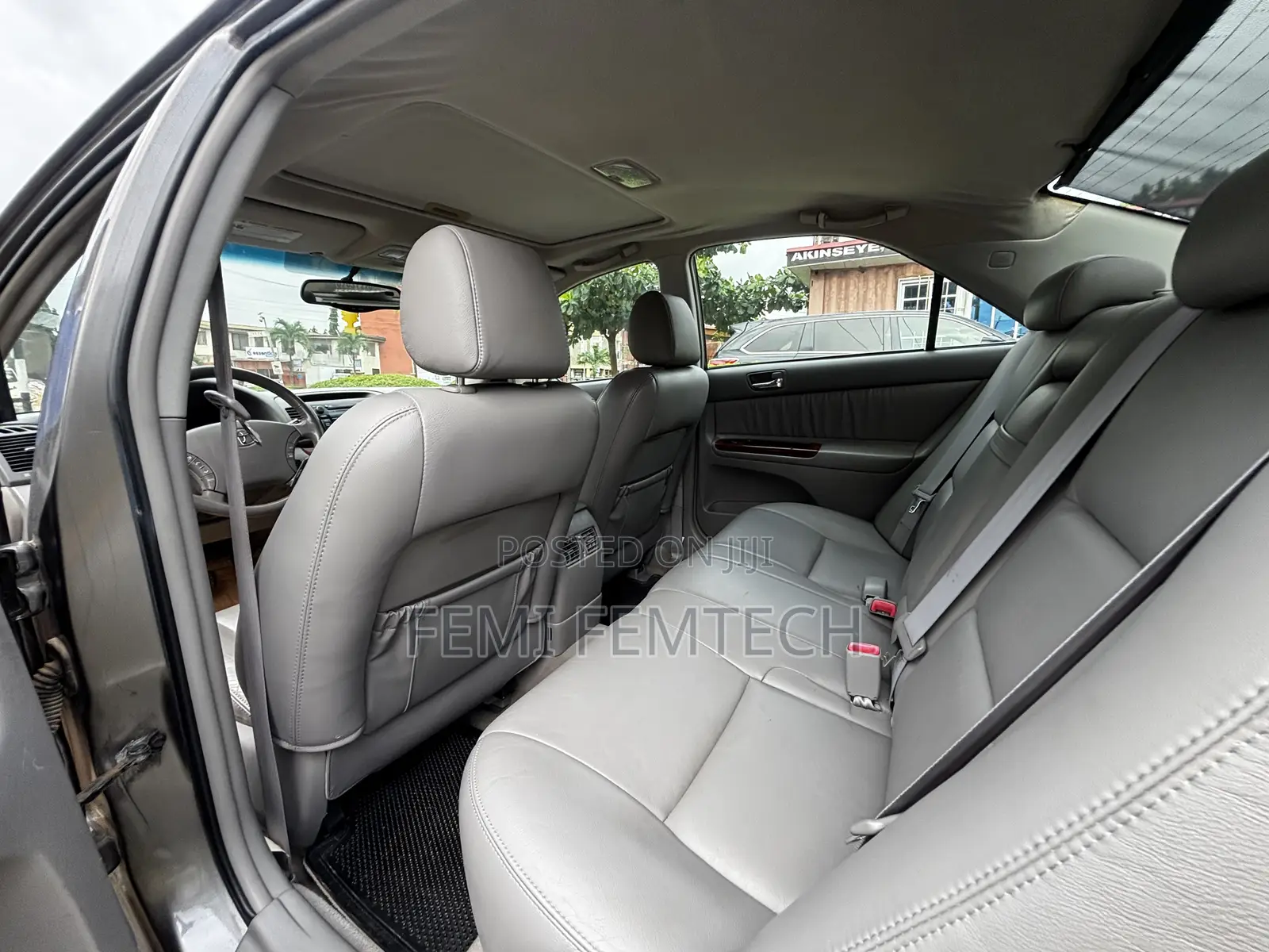 Toyota Camry XLE V6 4dr Sedan (3.0L 6cyl 5A) 2005 Silver