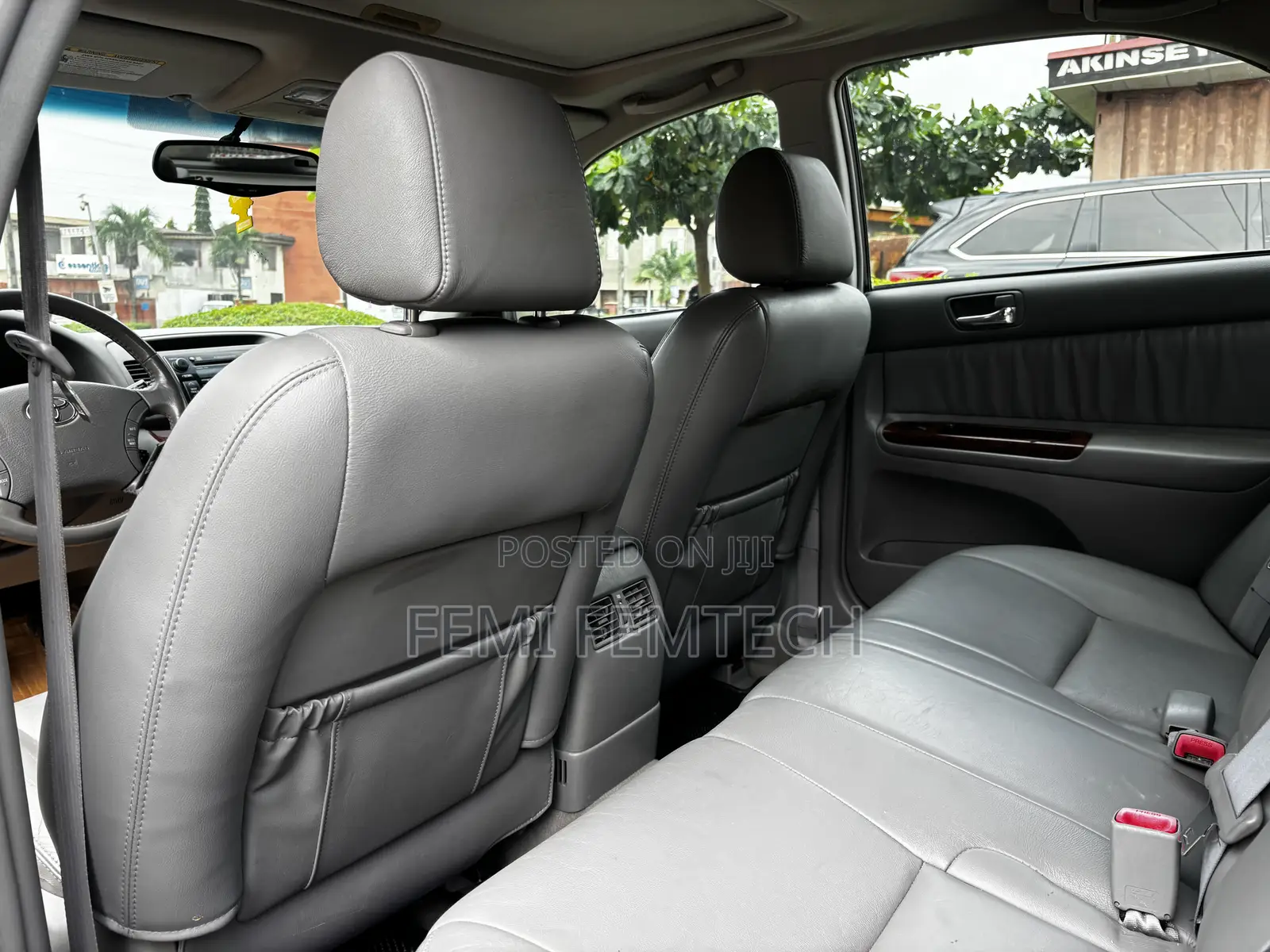 Toyota Camry XLE V6 4dr Sedan (3.0L 6cyl 5A) 2005 Silver