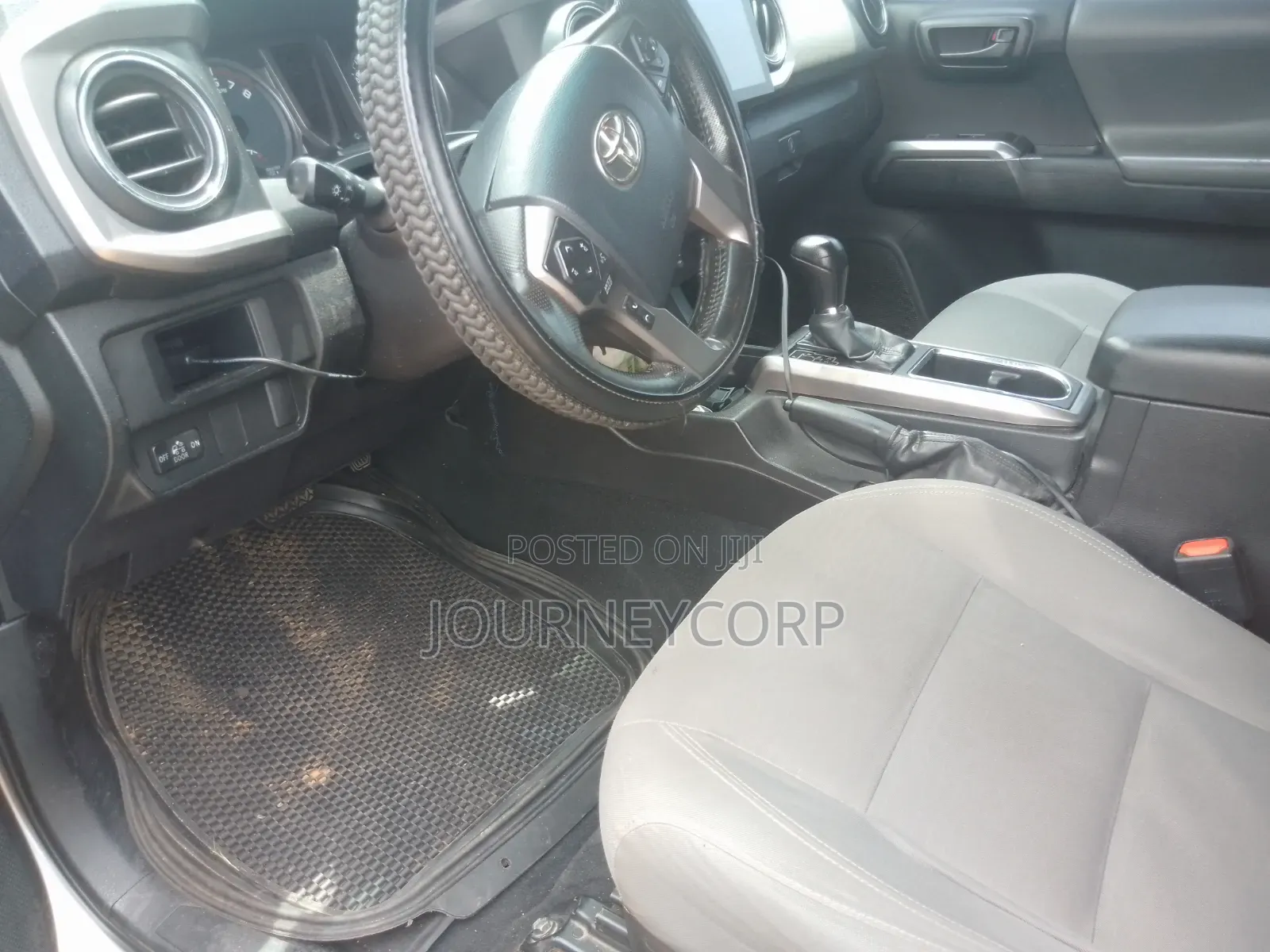 Toyota Tacoma SR5 2017 Silver