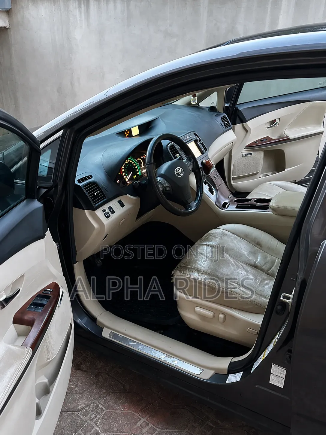 Toyota Venza V6 AWD 2010 Gray