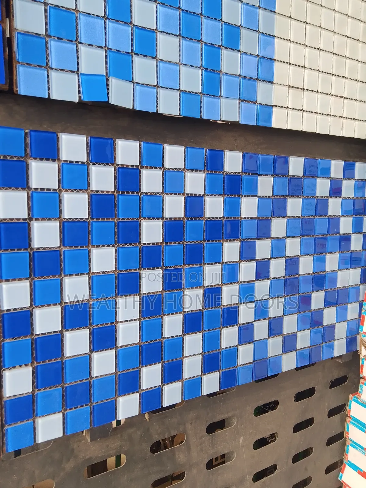 Premium Glass Mosaic Tiles for Swimming Pools and Bathrooms
