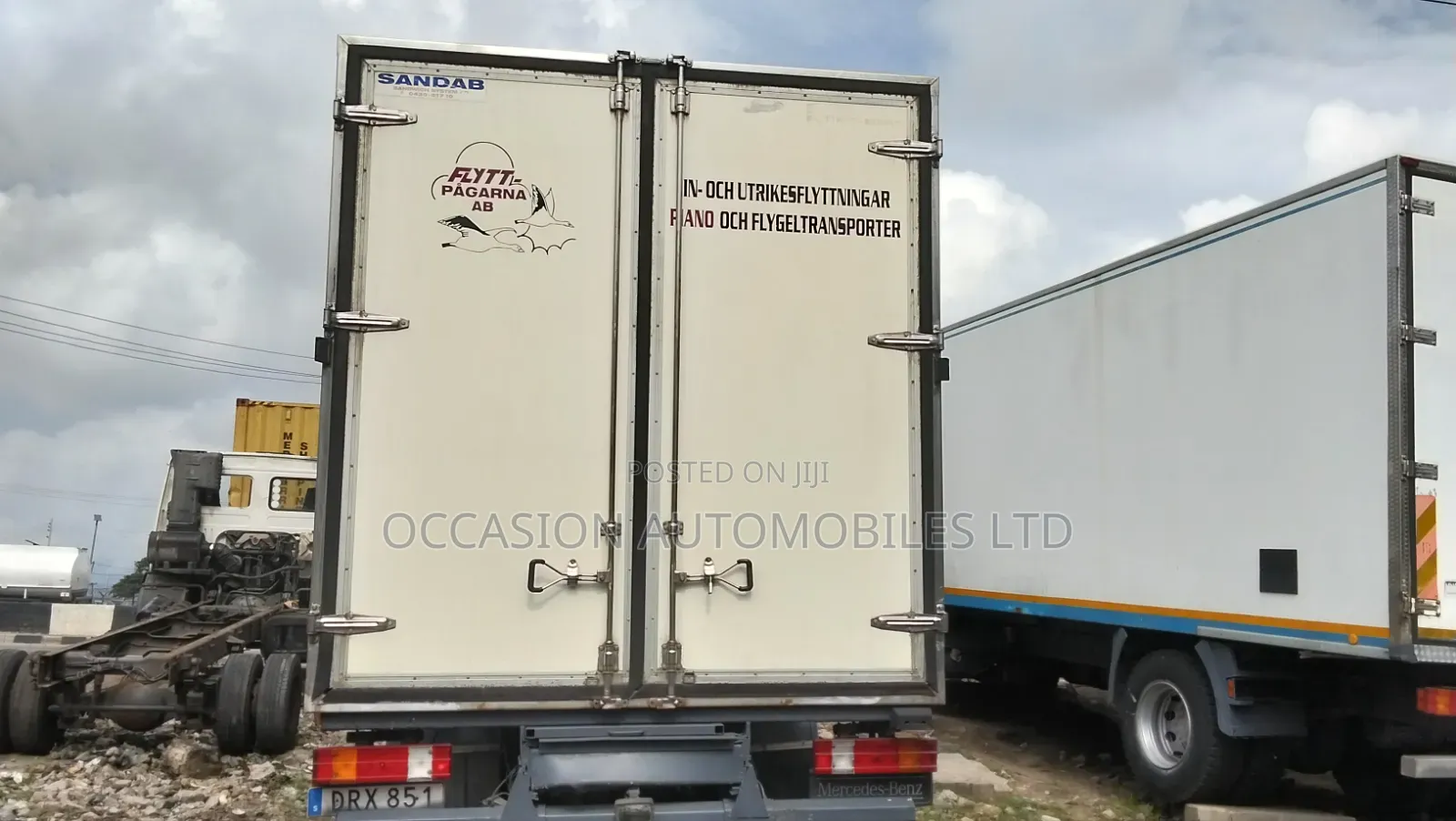 Mercedes Benz Container Body 1824
