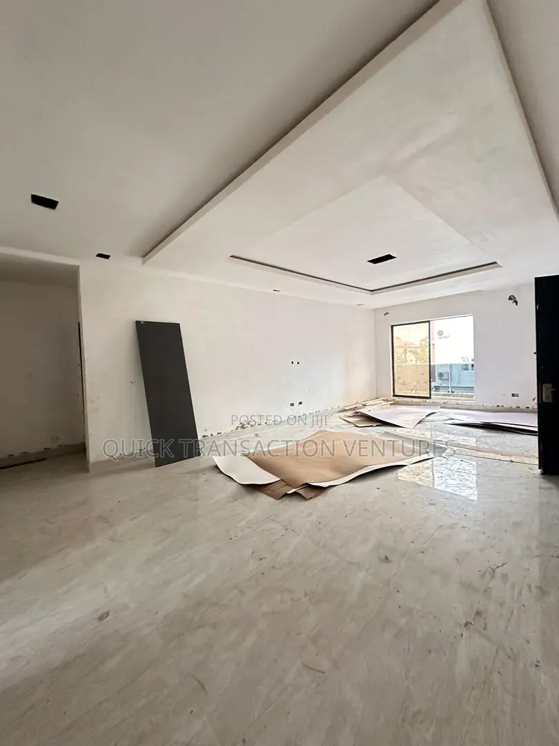 3bdrm Apartment in Victoria Island Extension for sale
